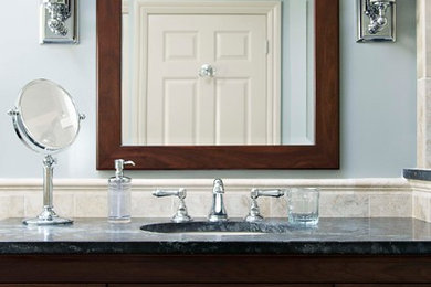 Example of a classic bathroom design in New York