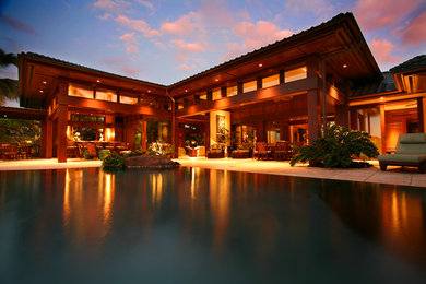 Huge minimalist exterior home photo in Hawaii