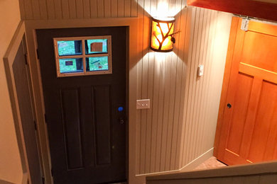 Example of a country entryway design in Burlington