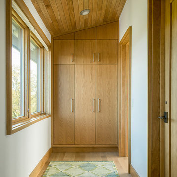 Robust River House