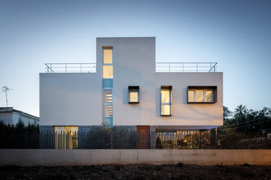 Inspiration for a contemporary exterior home remodel in Valencia