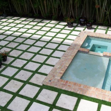 Travertine Paver With Turf Grid Inlay