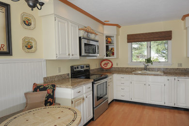 Kitchen - traditional kitchen idea in Portland Maine