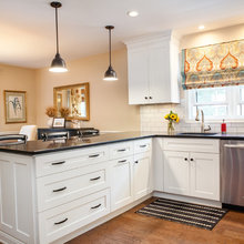 Kitchen, black accessories w/yellow/gold