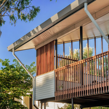 Manly, QLD renovation to capture city views