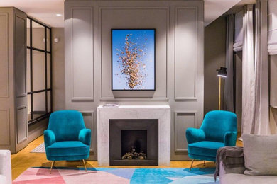 Example of a transitional living room design in Milan