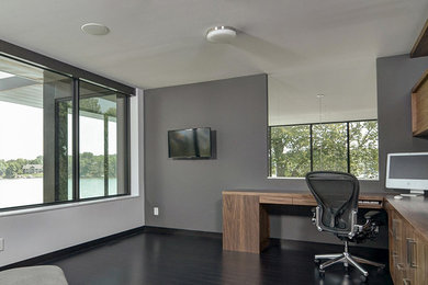 Inspiration for a modern home office remodel in Chicago