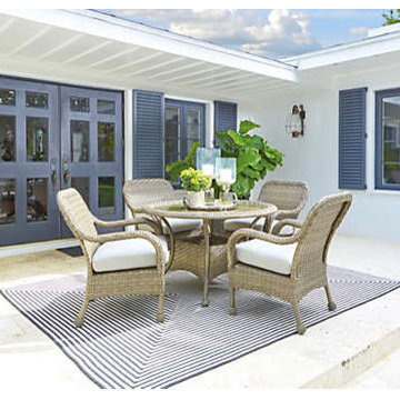 Casual Outdoor Dining