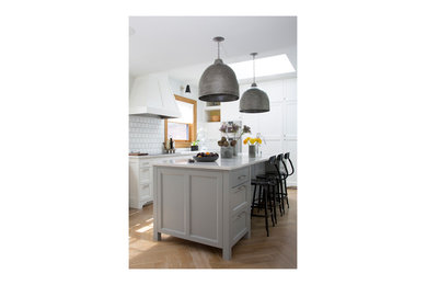 Kitchen - eclectic kitchen idea in Montreal