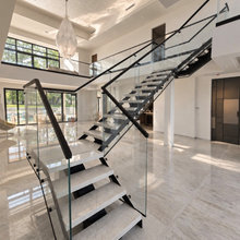 Floating staircase