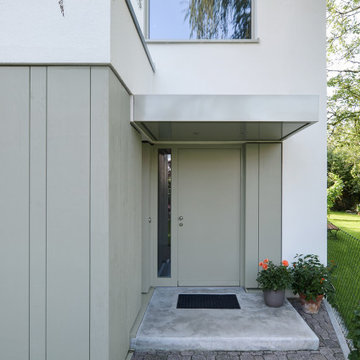 HAUS SS1 - Eingangstür mit Vordach