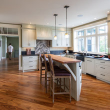 Kitchen lighting (above island/peninsula)