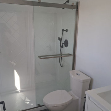 20x30 Summit Series – Small Kitchen + Medium Bath