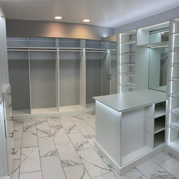 Walk in Closet Room - With LED lighting