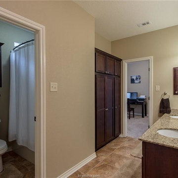 3814 Silverthorne Lane, College Station, TX 77845