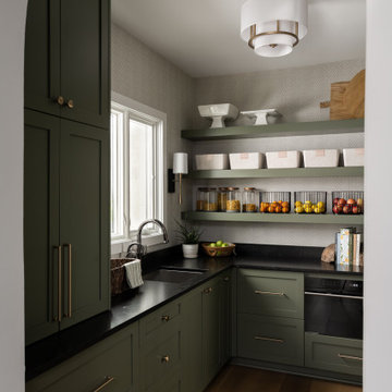 Elegant Details Bring Warmth and Character to a Breathtaking Kitchen