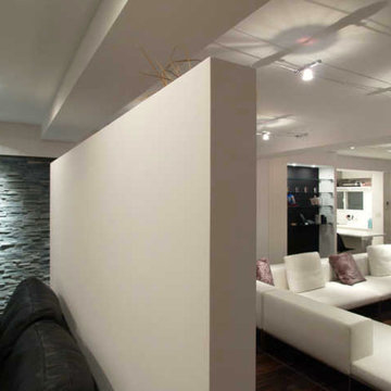 Vesper-リッソーニのソファが入る93m²の部屋