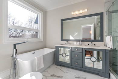 Bathroom - contemporary bathroom idea in Toronto
