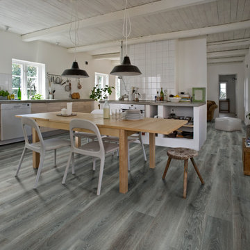 Royal Oak - *NEW* Courtier Premium 9" Wide Luxury Planks