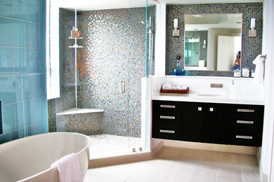 Bathroom - contemporary bathroom idea in Other