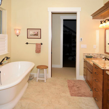 Tri-Level Master Vanity