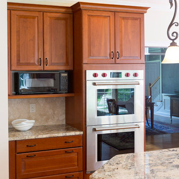 Indian Hill Traditional Kitchen with Bar Alcove