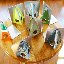 Buchst&uuml;tzen aus Flugzeug- und Hubschrauberblechen - Desk Accessories