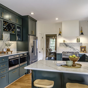 River Hills Revamp: A Dramatic Green Kitchen Makeover