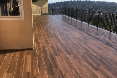 Inspiration for a contemporary deck remodel in Los Angeles