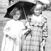 Debra Downing's photo