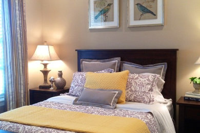 Example of a classic bedroom design in Dallas