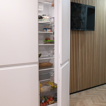 Organización de frigorífico en cocina moderna