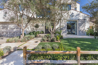 Example of a transitional exterior home design in Los Angeles