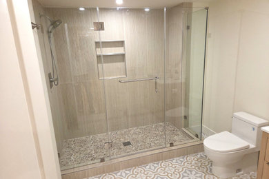 Bathroom - bathroom idea in Los Angeles