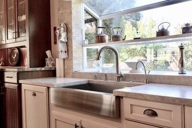 Kitchen - kitchen idea in San Francisco