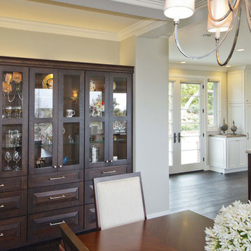 Contemporary-Traditional Interpretation Home