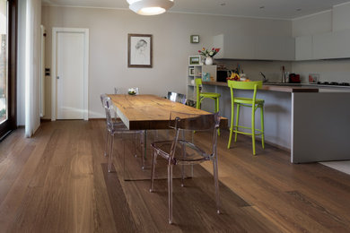 Esempio di una sala da pranzo design