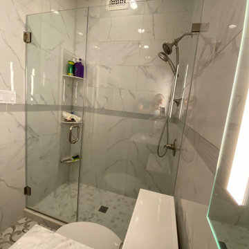 Swing shower door