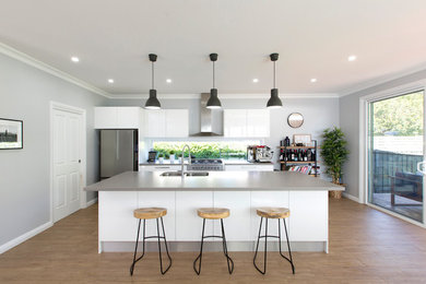 Contemporary kitchen in Newcastle - Maitland.