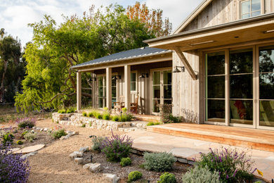 Inspiration for a cottage home design remodel in Orange County