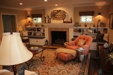 This is an example of a traditional family room in Grand Rapids.