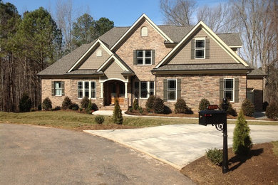 Home design - rustic home design idea in Raleigh