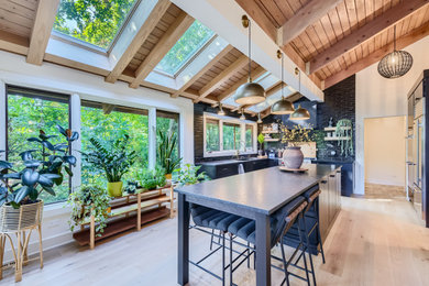 Kitchen photo in Chicago