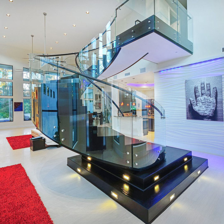 Enclosed Staircase Railing - Photos & Ideas | Houzz