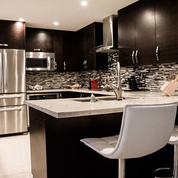 modern kitchen wengue colored with white macaubas quartzite countertop