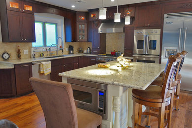 Example of an arts and crafts kitchen design in Los Angeles
