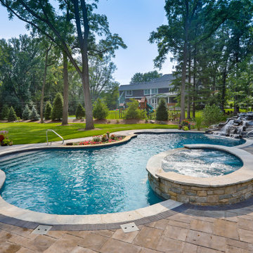 Naperville, IL Freeform Swimming Pool with Raised Hot Tub