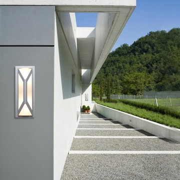 Nyami Wet Location Wall Fixture