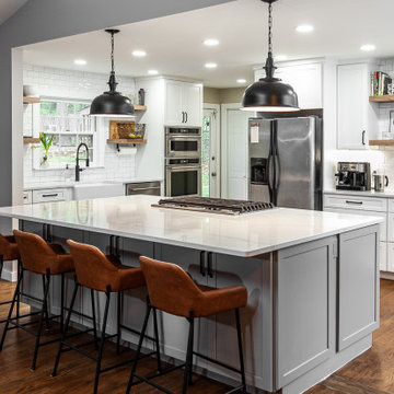 MODERN FARMHOUSE KITCHEN