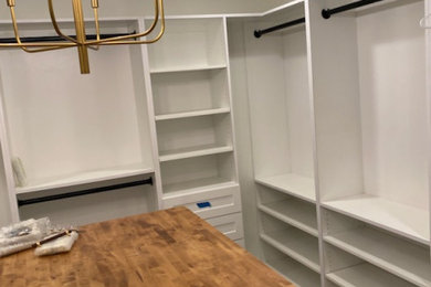 Closet photo in Dallas